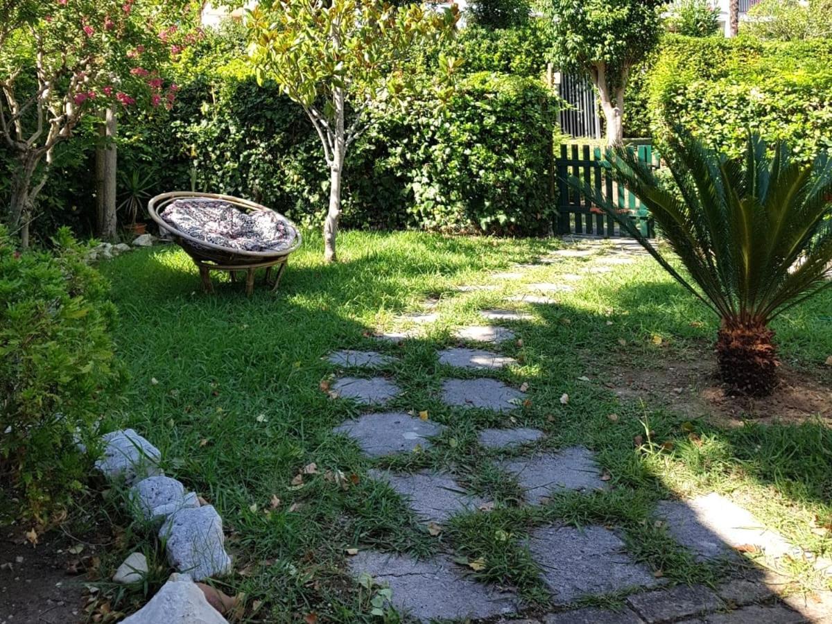 N207 - Numana, Deliziosa Villetta Con Giardino Экстерьер фото